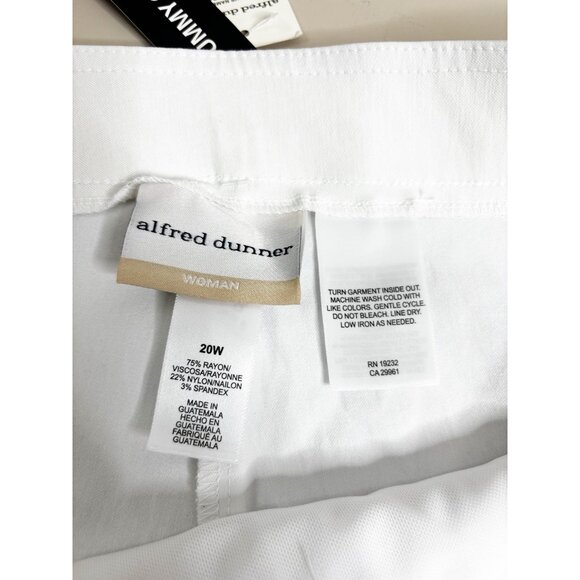 Alfred Dunner 20W (Actual 42x18) Tummy Control Allure Capri White Pants NEW - Picture 8 of 9